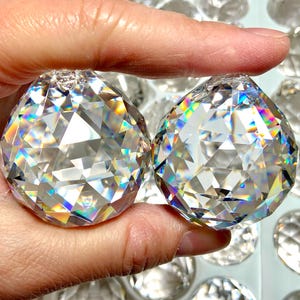 40mm Clear Crystal Ball, Sun Catcher Prism for Windows, Chandelier Crystal 30% Leaded Glass DIY Bulk Suncatcher Supplies, Faceted Glass CB91